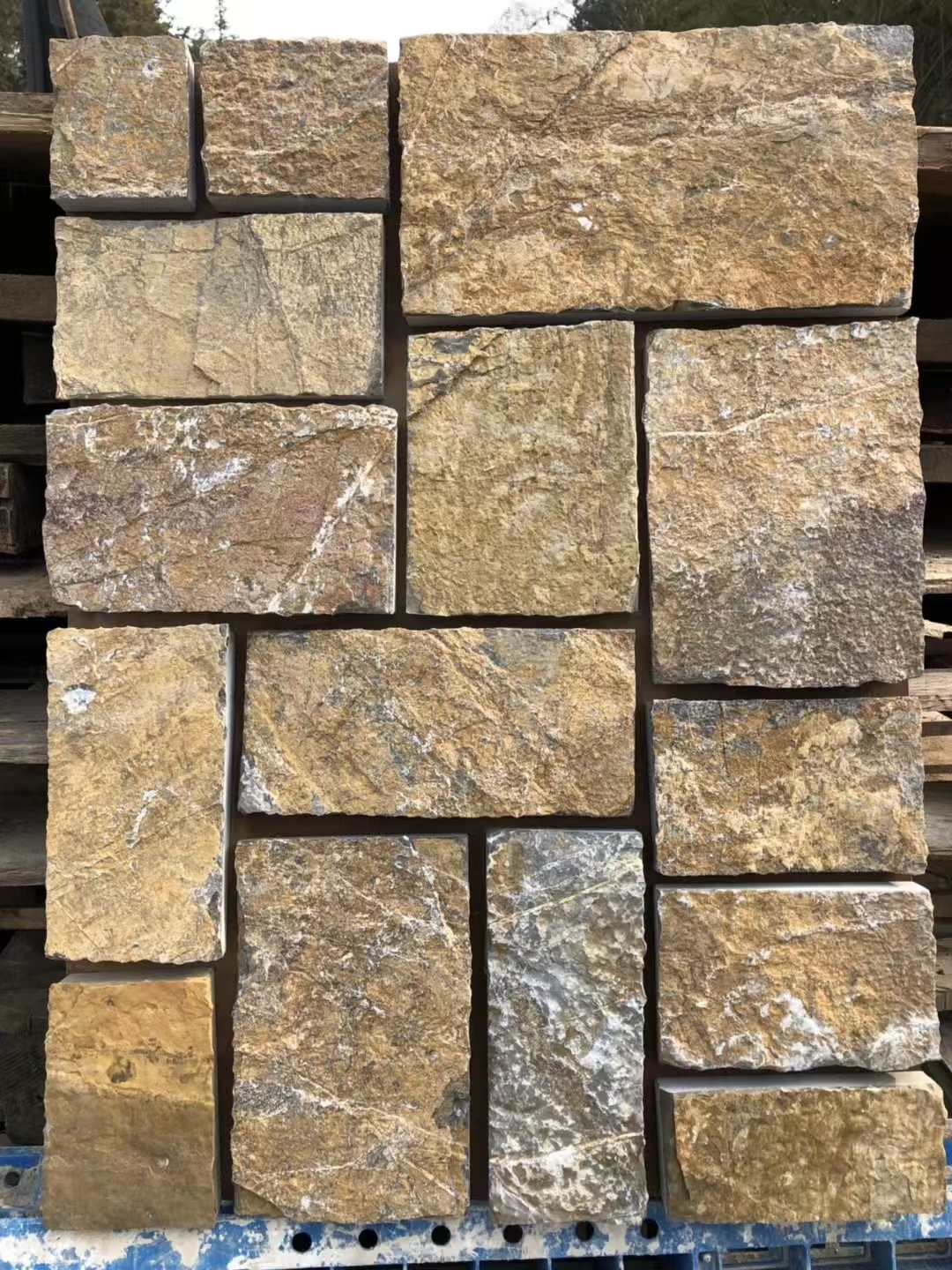 Yellow Castle Stone for Rustic Garden Walls