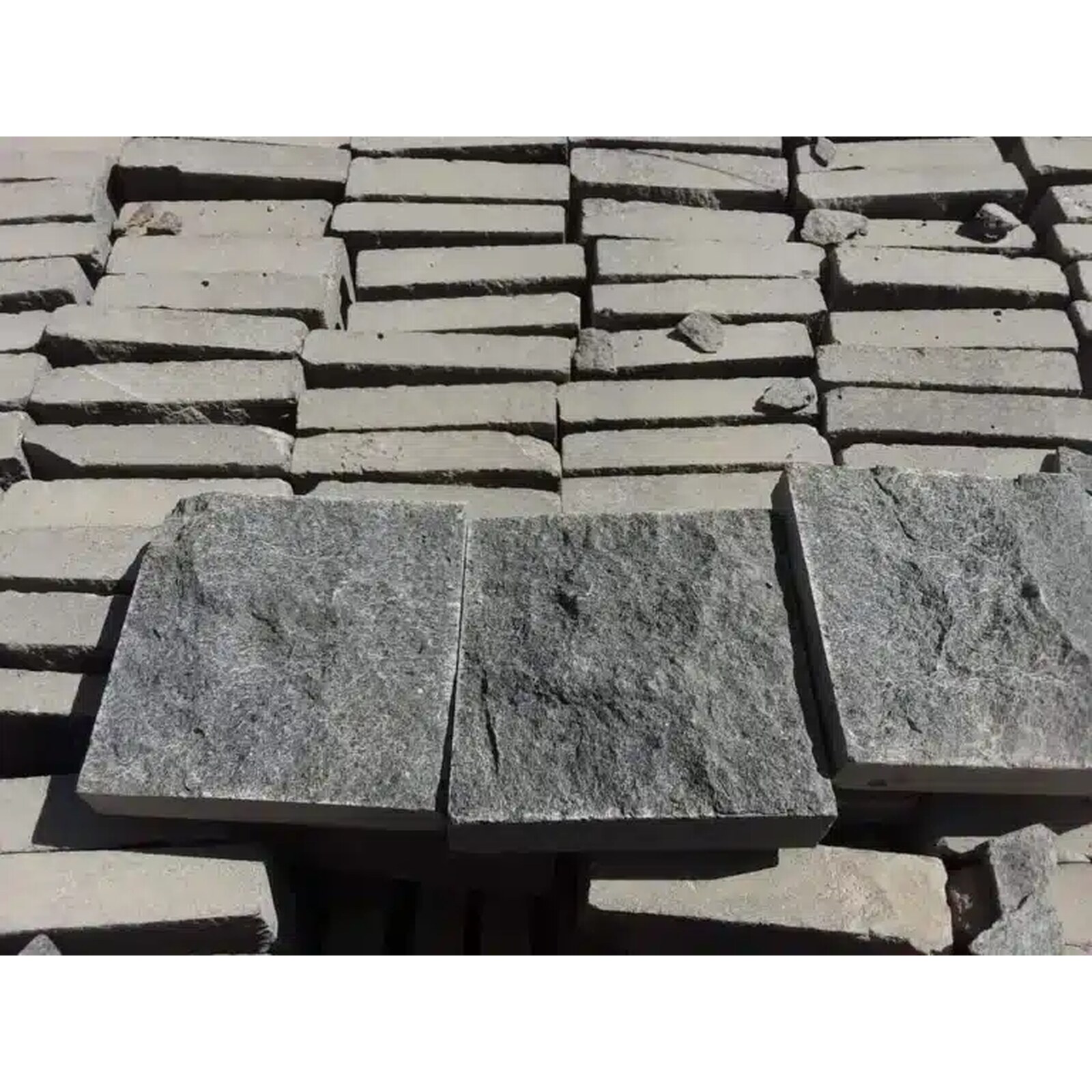 Graphite Grey Setts