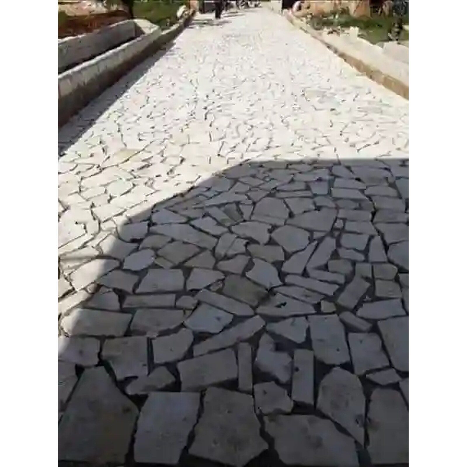 White Limestone Patio Pavers – Random Sizes