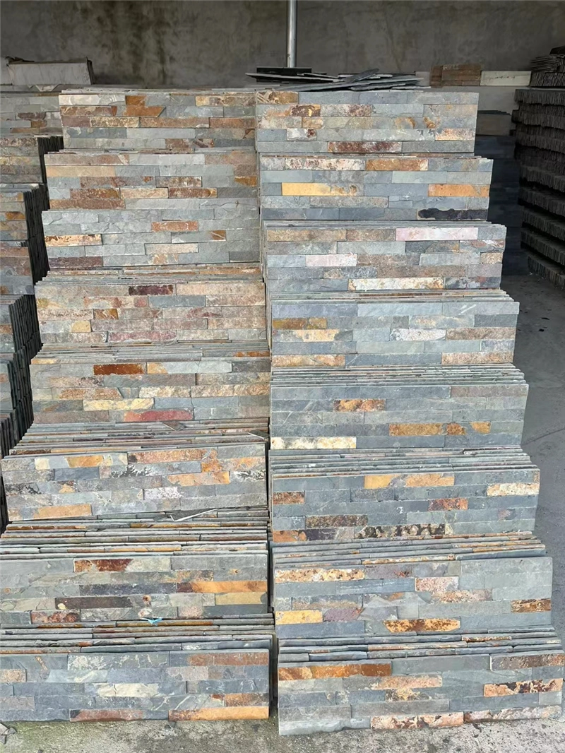 Gray Stacked Stone Veneer for Residential Landscape Wall