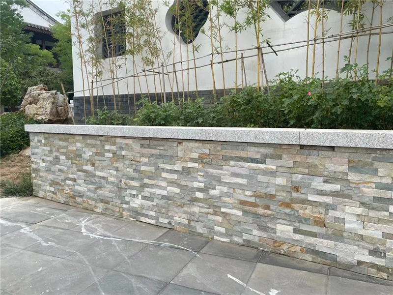 Gray Stacked Stone Veneer for Residential Landscape Wall