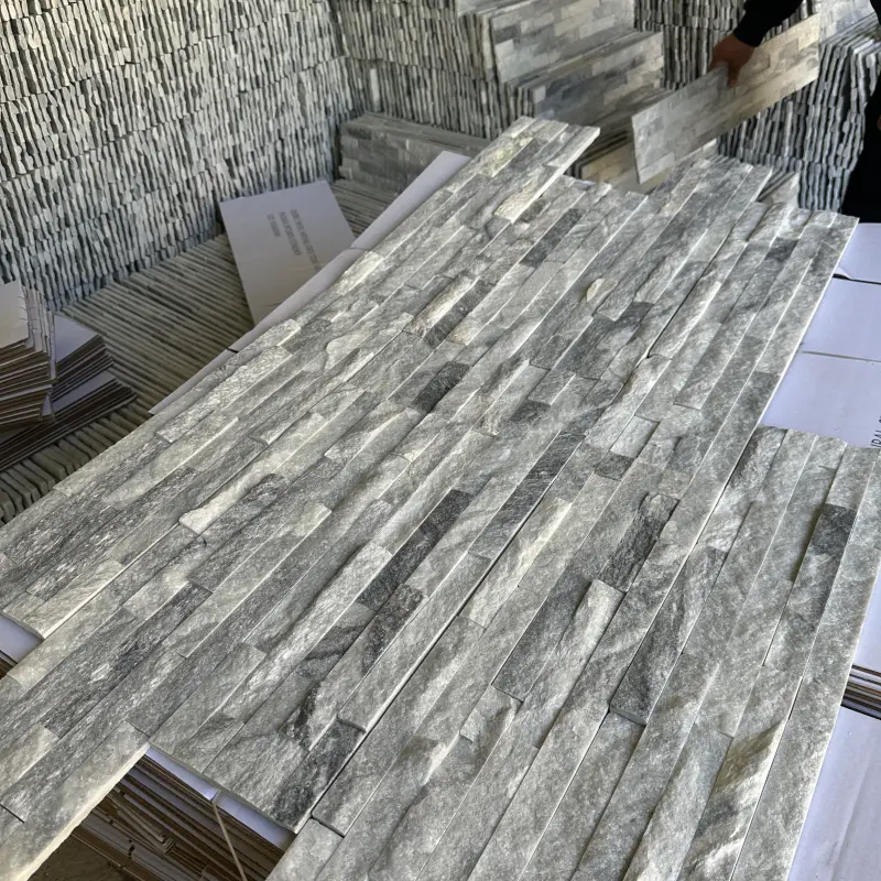 Gray Stacked Stone Veneer for Residential Landscape Wall