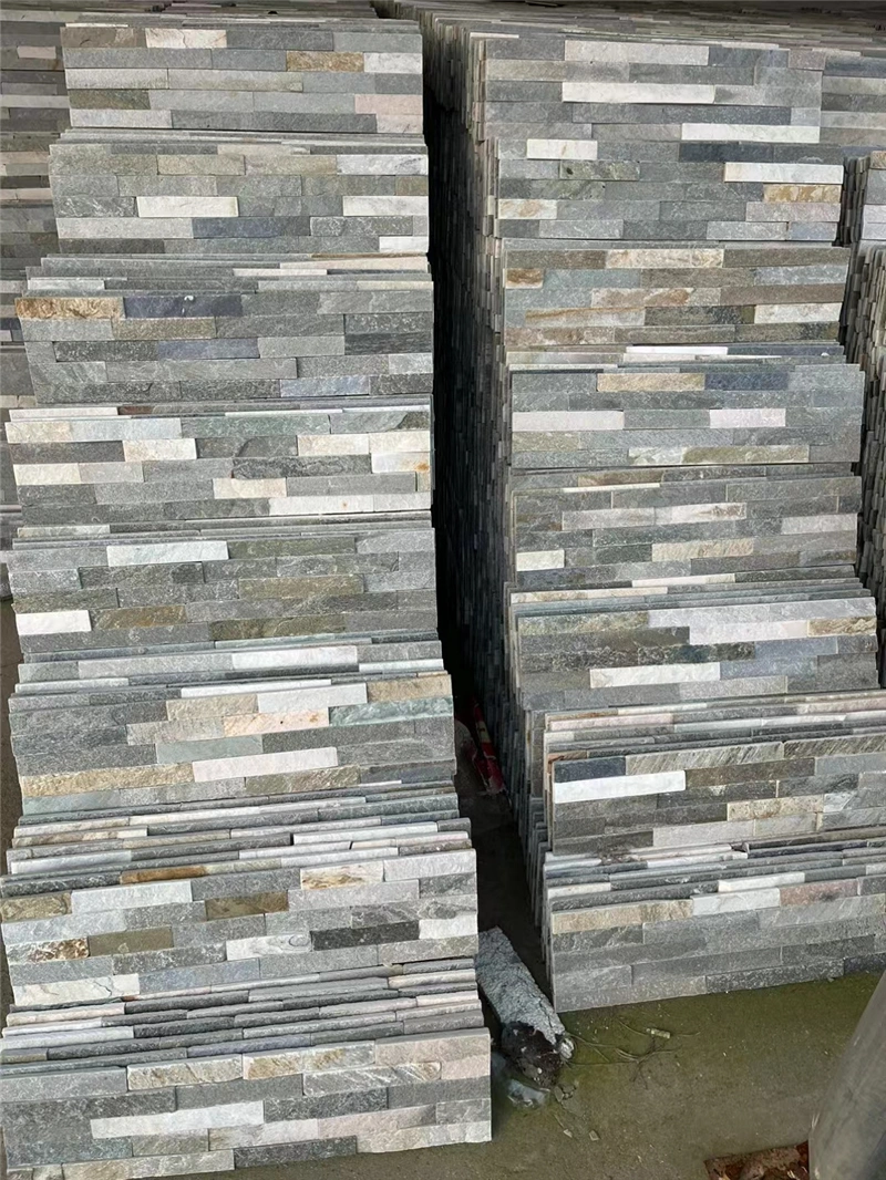 Gray Stacked Stone Veneer for Residential Landscape Wall